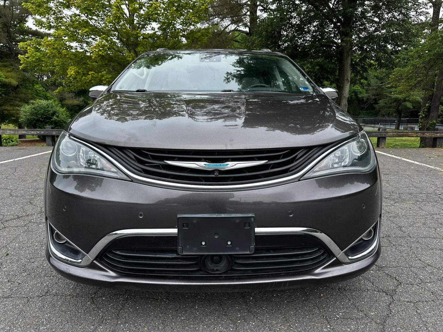 chrysler pacifica hybrid 2017 2C4RC1N75HR692333 image chrysler pacifica hybrid 2017 2C4RC1N75HR692333 image